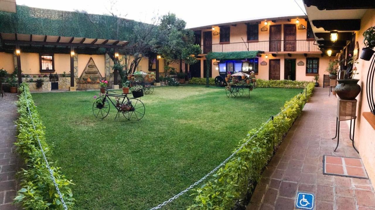 Nuestras Raices Hotel - Museo - Restaurante San Cristóbal de Las Casas エクステリア 写真