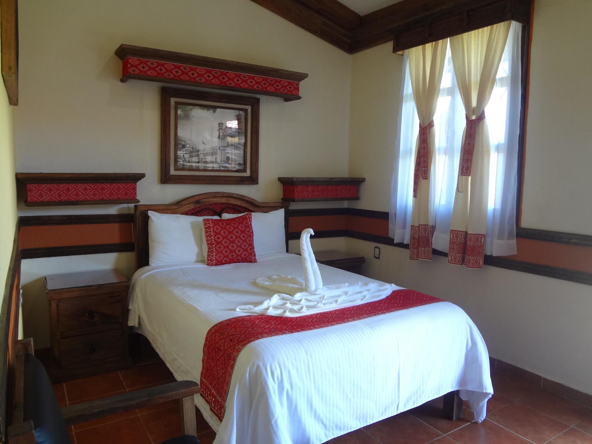 Nuestras Raices Hotel - Museo - Restaurante San Cristóbal de Las Casas エクステリア 写真
