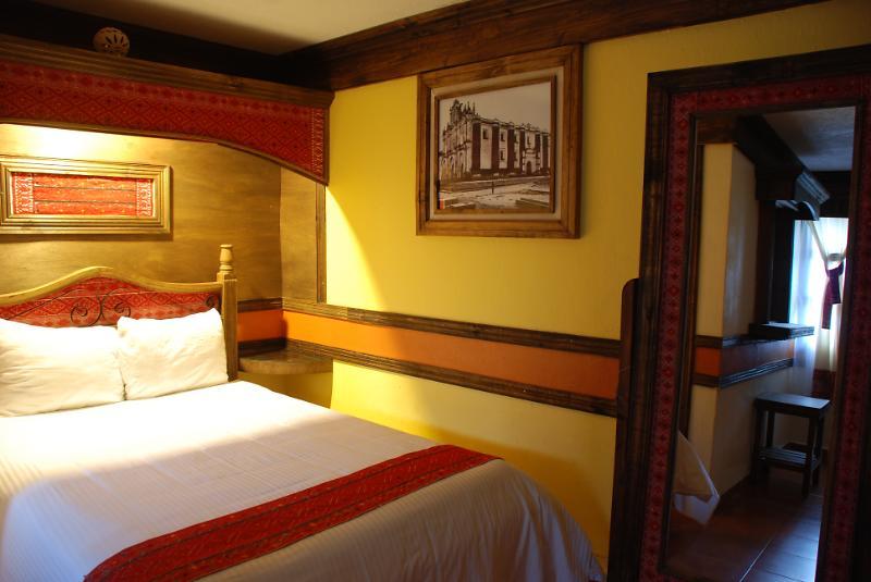 Nuestras Raices Hotel - Museo - Restaurante San Cristóbal de Las Casas エクステリア 写真