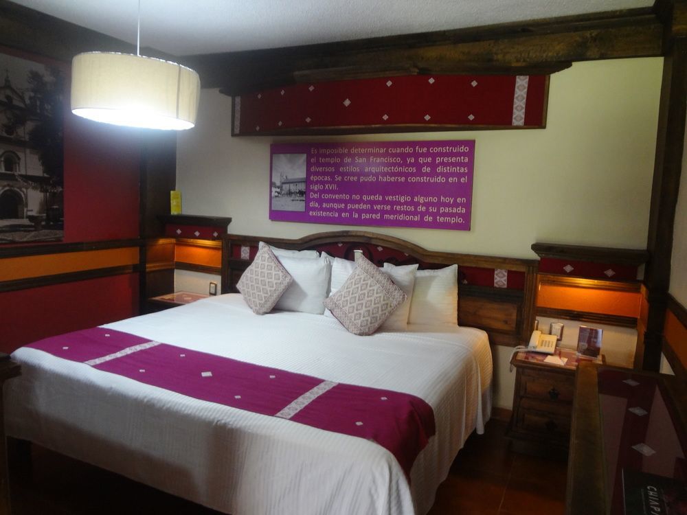 Nuestras Raices Hotel - Museo - Restaurante San Cristóbal de Las Casas エクステリア 写真