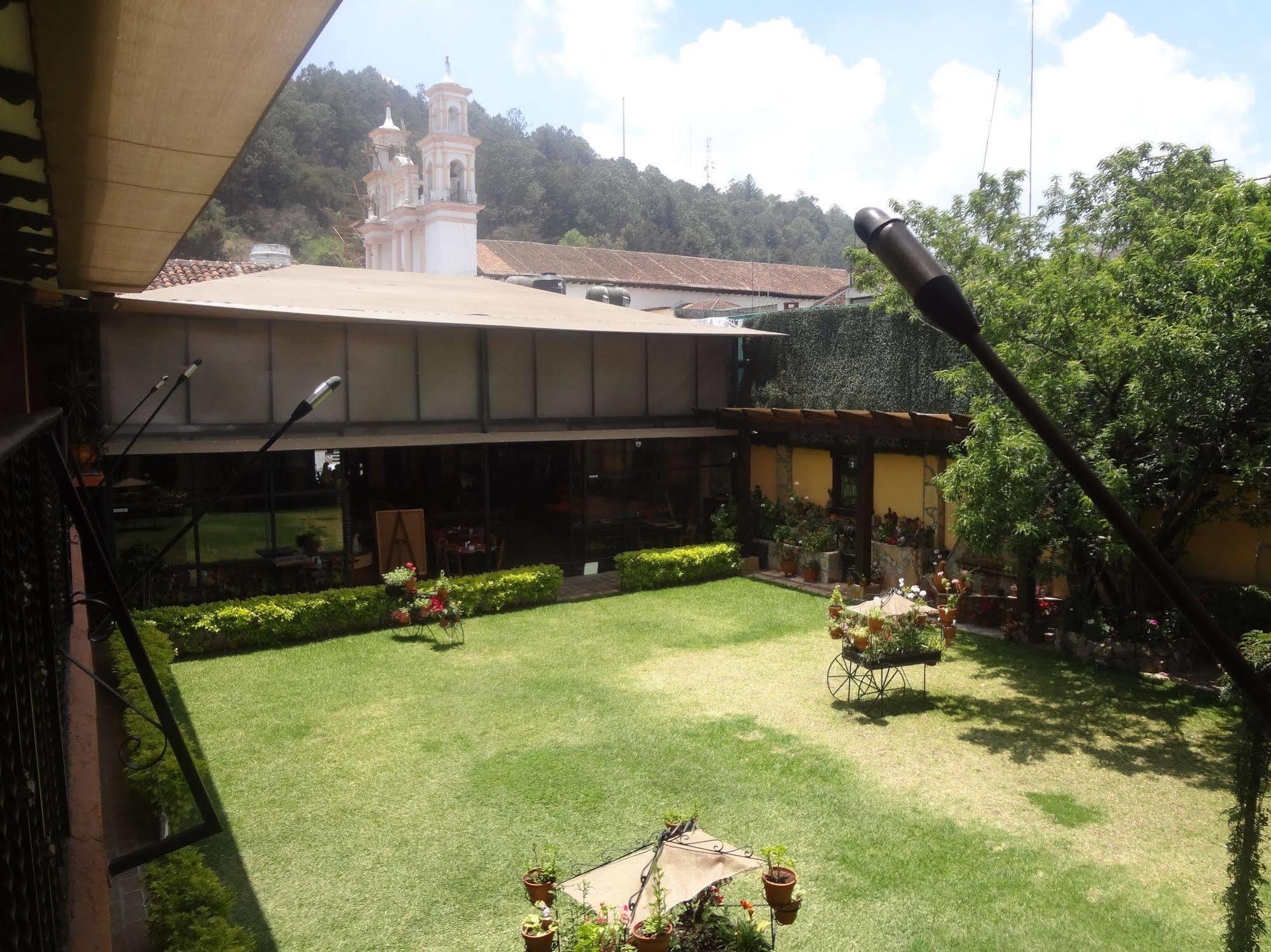 Nuestras Raices Hotel - Museo - Restaurante San Cristóbal de Las Casas エクステリア 写真